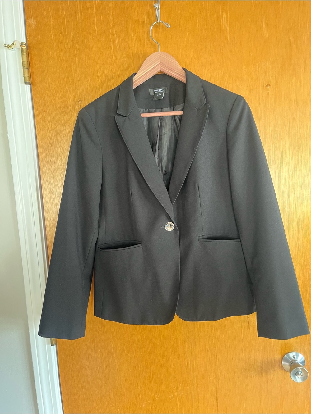 Black Single-Button Blazer - Apt. 9